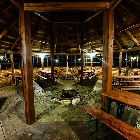 Hotel Leszczynski By Zabost 3*