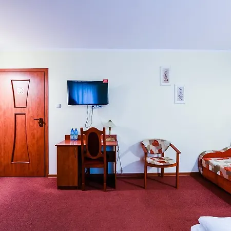 Leszczynski By Zabost Hotell 3*