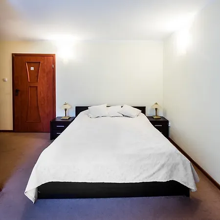 Leszczynski By Zabost Hotell Łódź