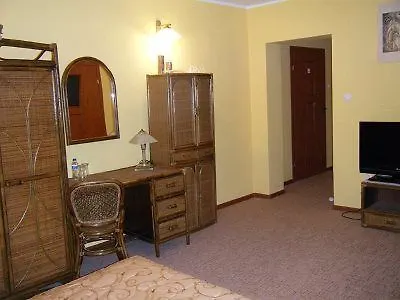 Leszczynski By Zabost Hotel 3*